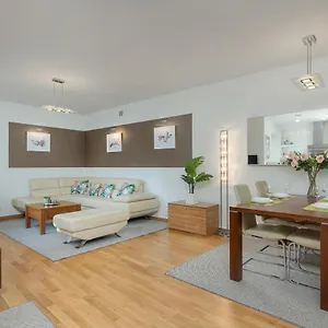 Cosy With Parking In The Centre By Renters Apartament Warszawa