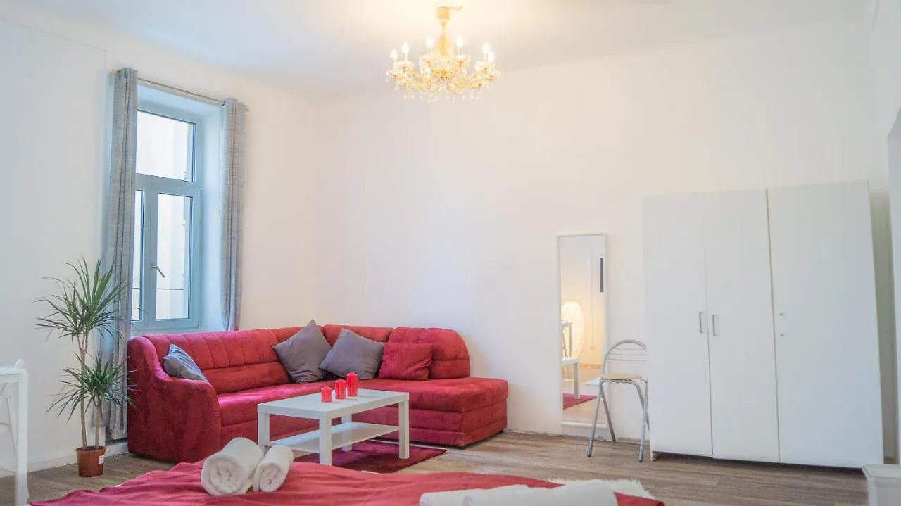 Spacious Shared Apartment Schoenbrunn Vienna