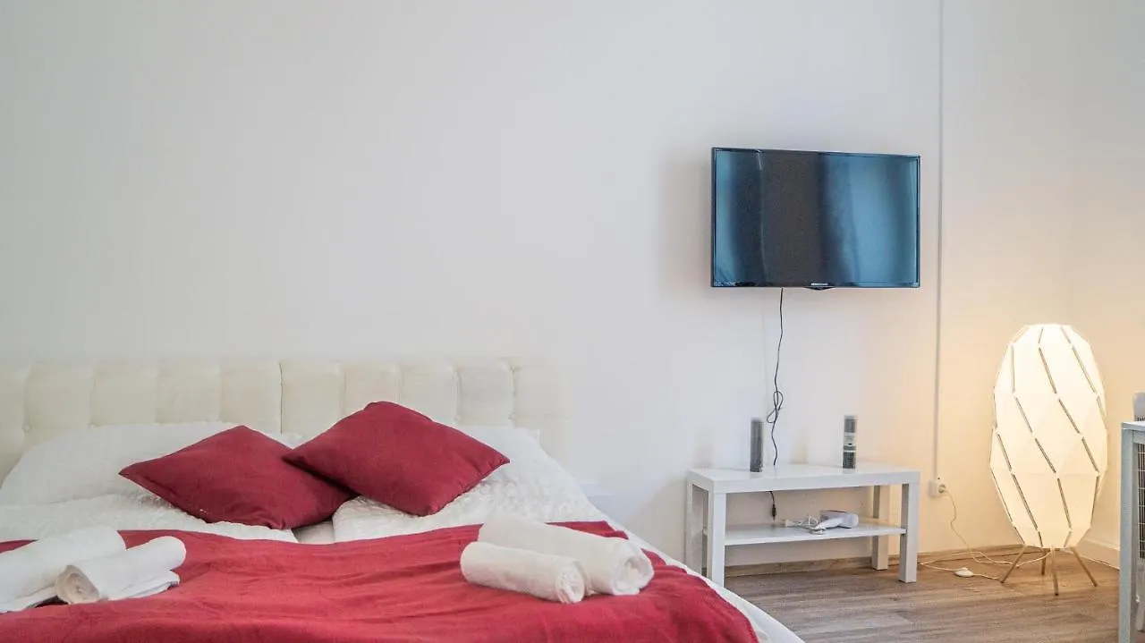 Spacious Shared Apartment Schoenbrunn Vienna