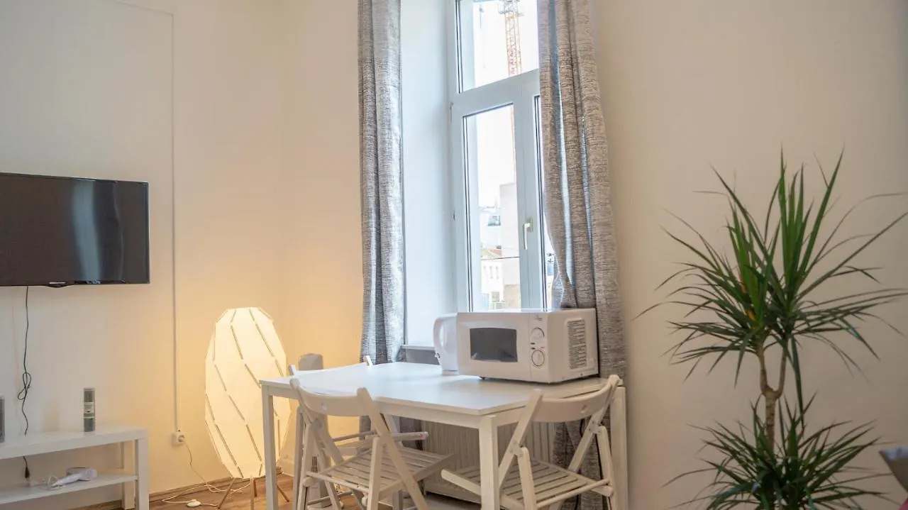Spacious Shared Apartment Schoenbrunn Vienna 0*,
