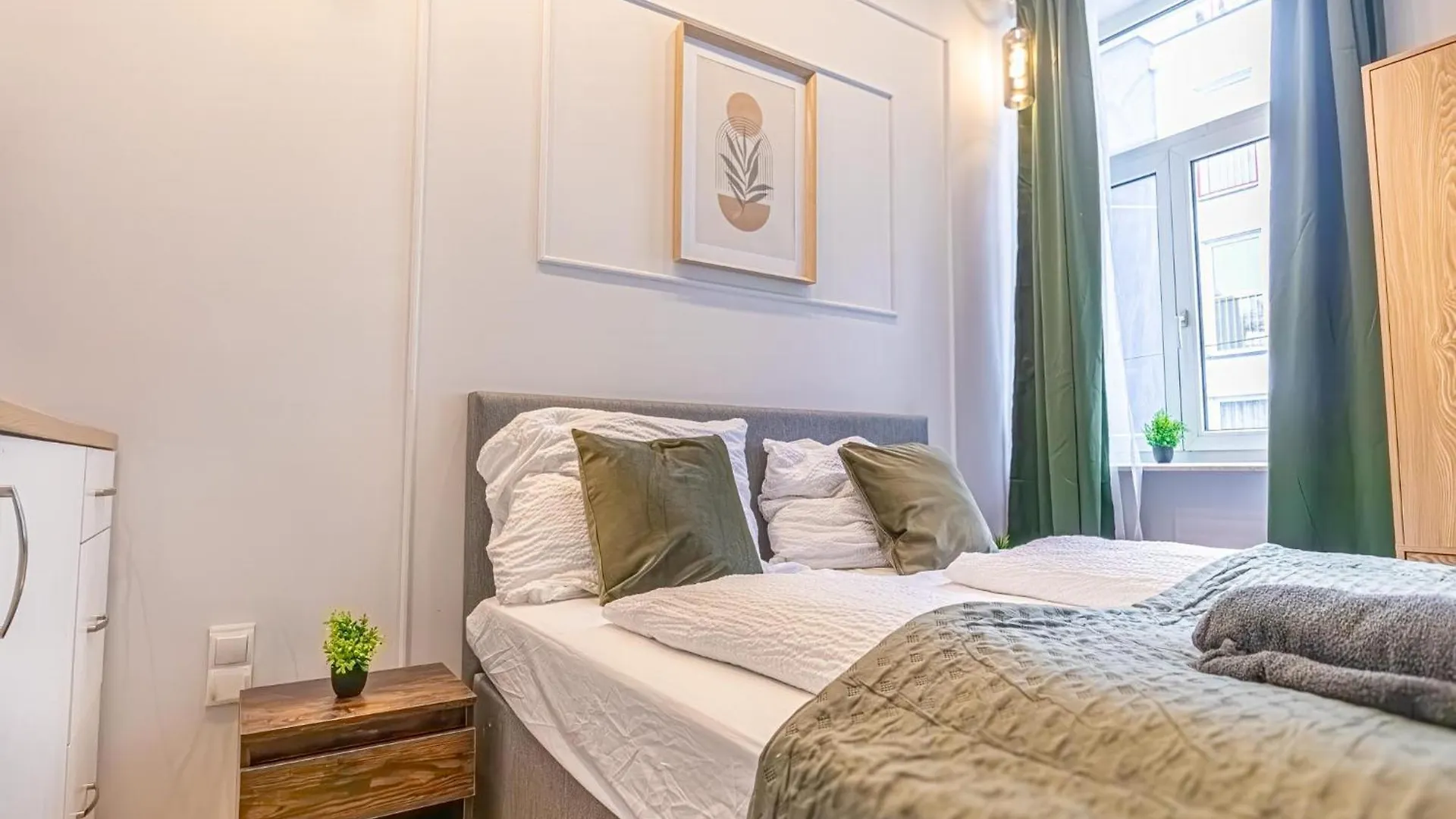 Spacious Shared Apartment Schoenbrunn Vienna
