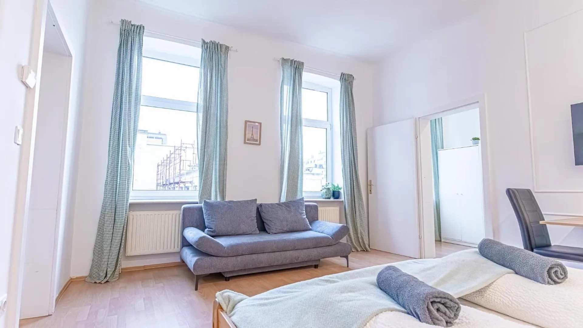 Spacious Shared Apartment Schoenbrunn Vienna