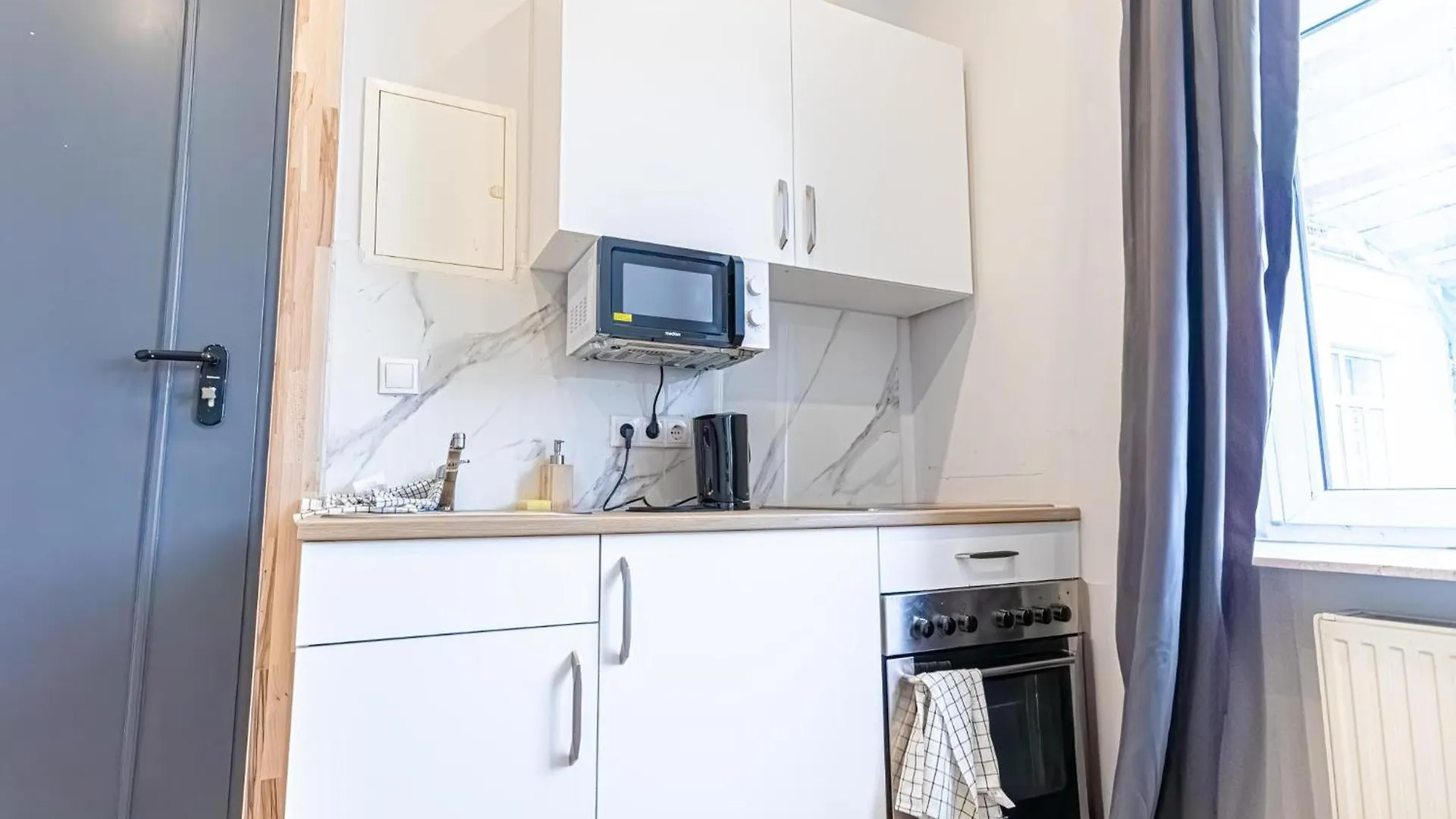 Spacious Shared Apartment Schoenbrunn Vienna Austria