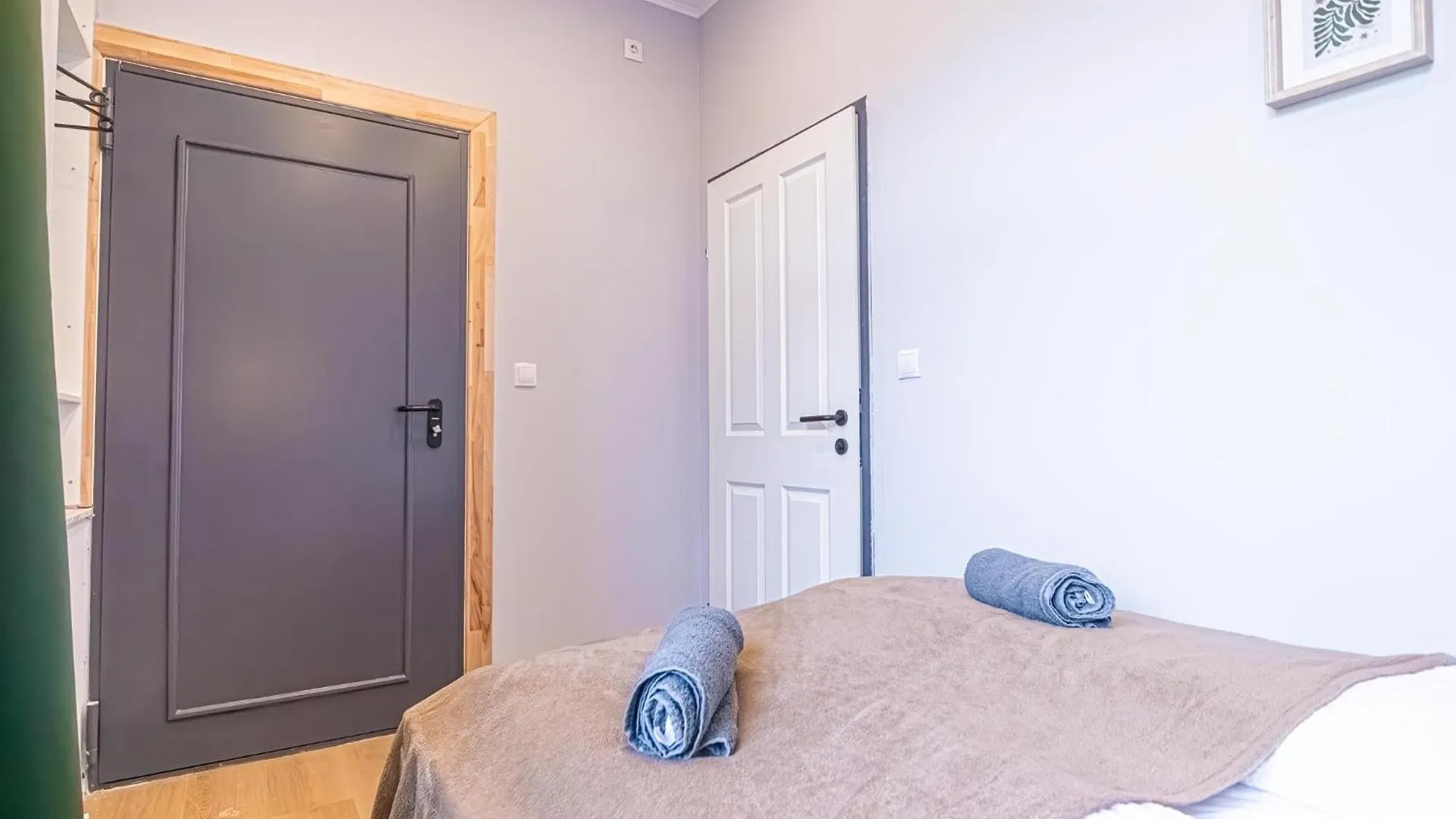 Spacious Shared Apartment Schoenbrunn Wiedeń Austria